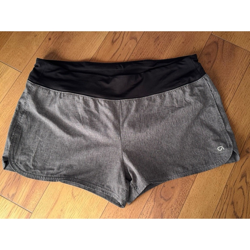 GAP Fit Gstep Women's Gray and Black Shorts Size L Athletic Built In Liner